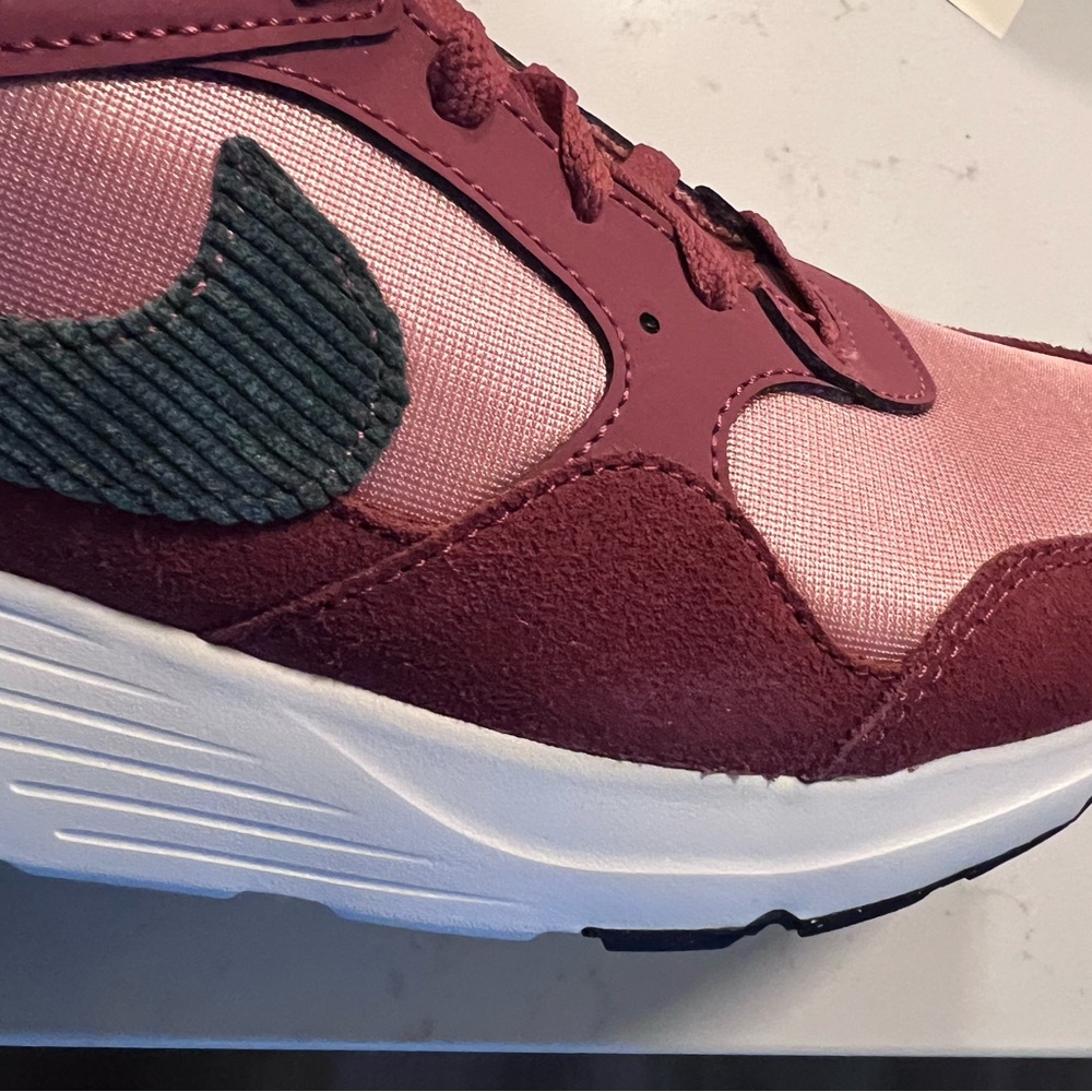 NWOT Women's Nike Air Max SC SE in Pink & Burgundy Size 11 - Picture 7 of 9